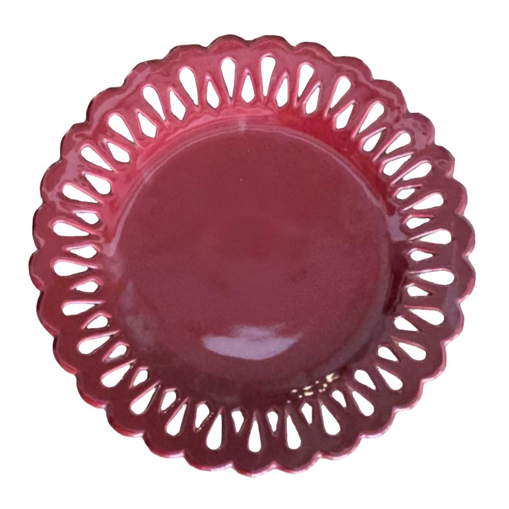 Chevet openwork plate in burgandy glaze