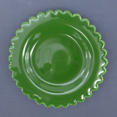 Large Scallop Chevet Pleine plate in green