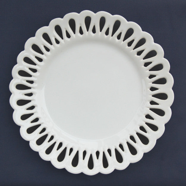 Openwork Chevet plate in white