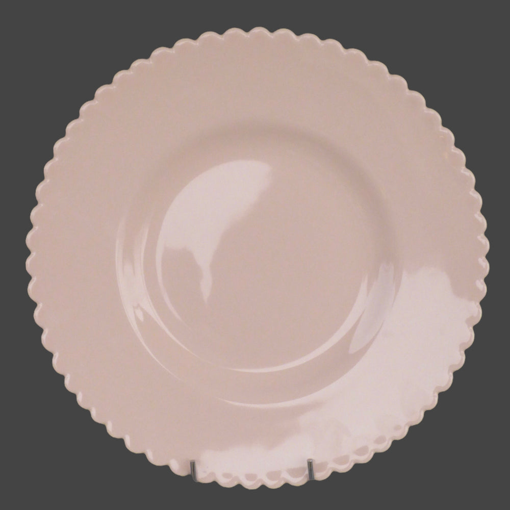 Small Scallop Bourg-Joly Pleine Plate in pink